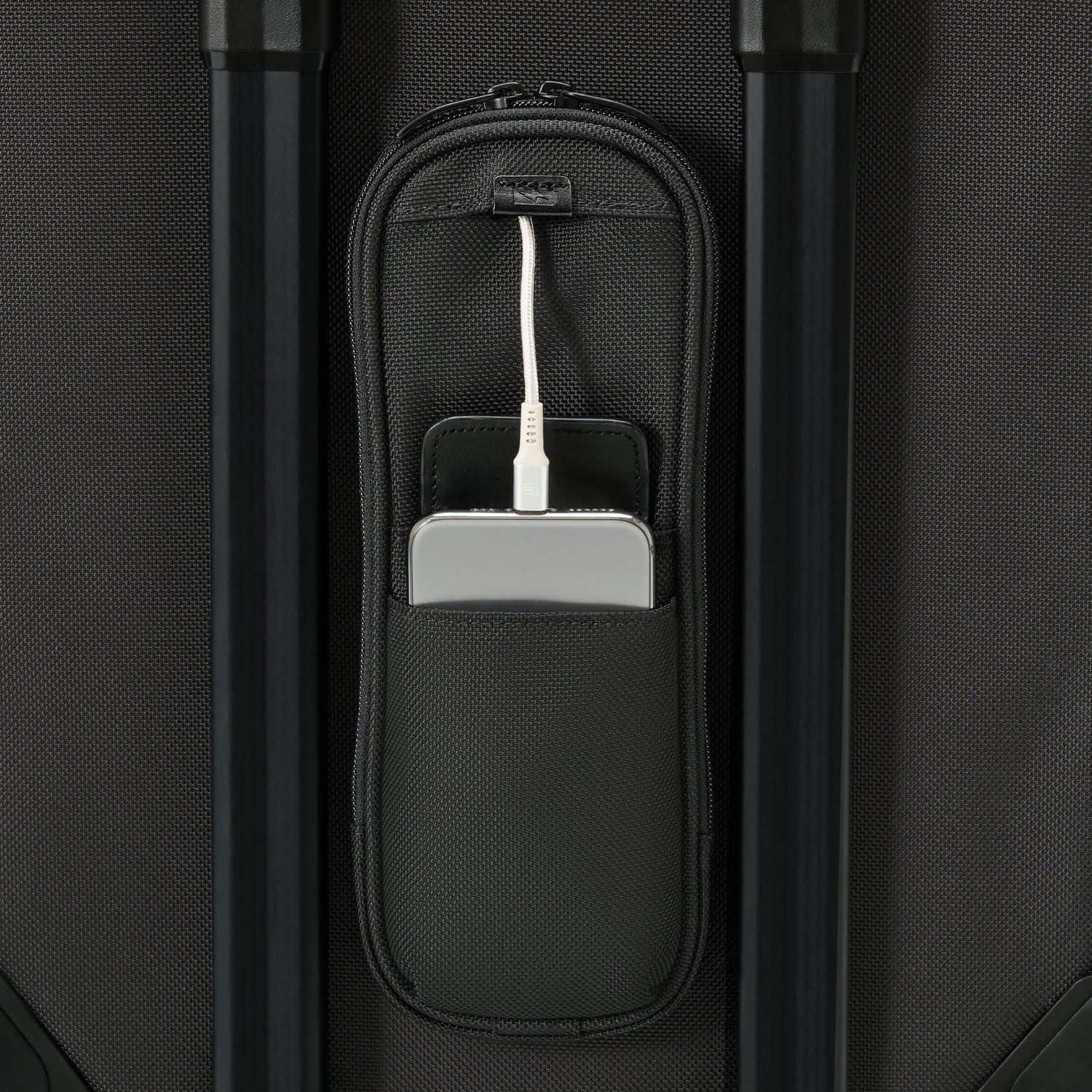 Baseline Global Carry-on Spinner #colour_black