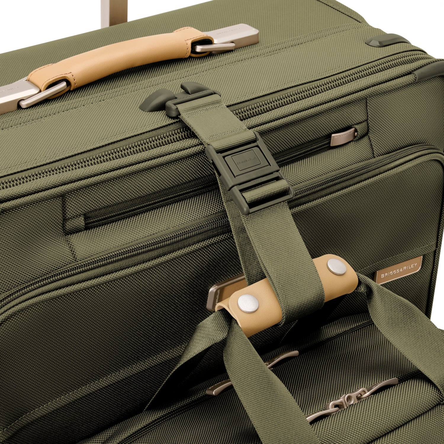 Briggs and Riley Essential 2-wheel Carry-On #colour_olive