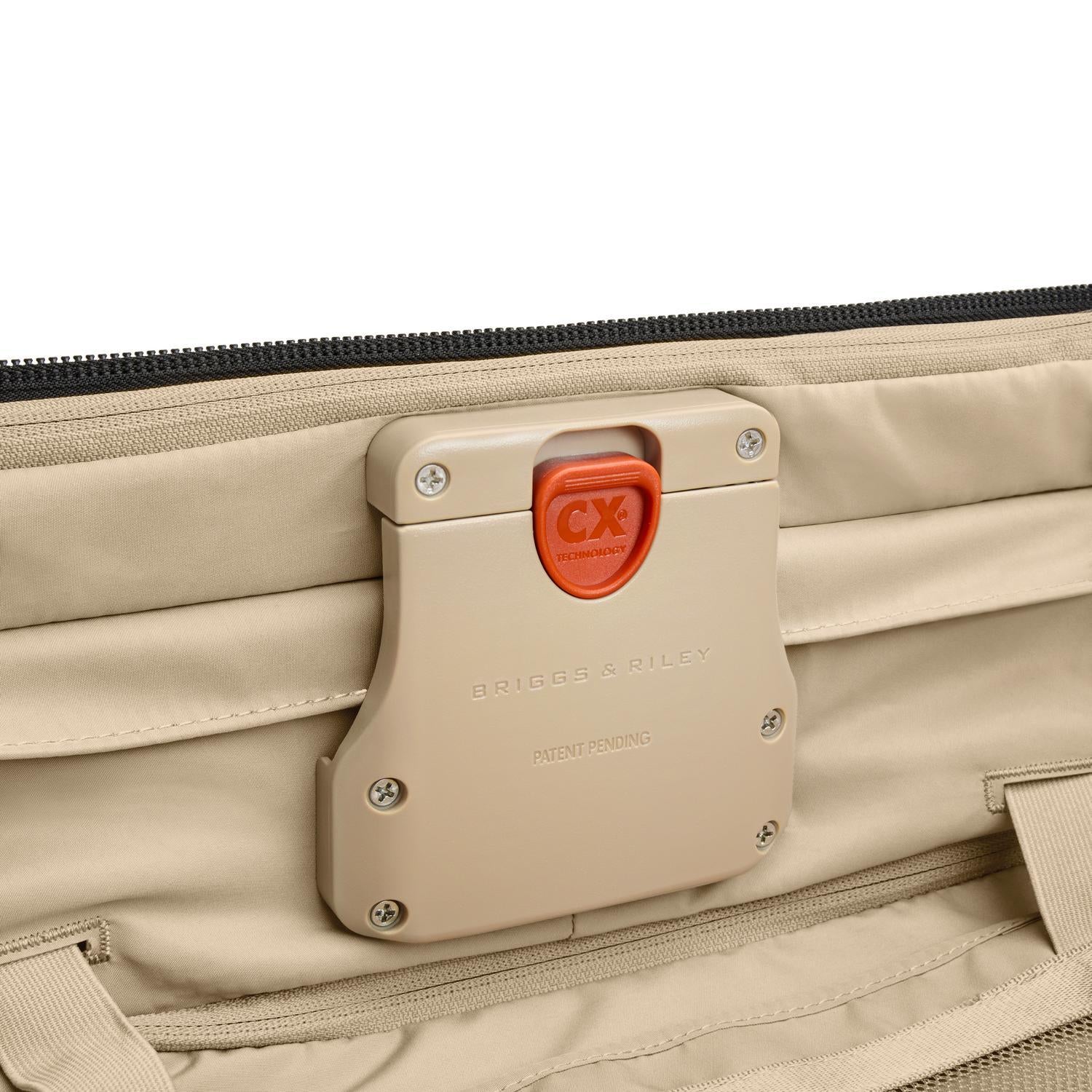 Compact 61cm Checked Expandable Spinner #colour_black