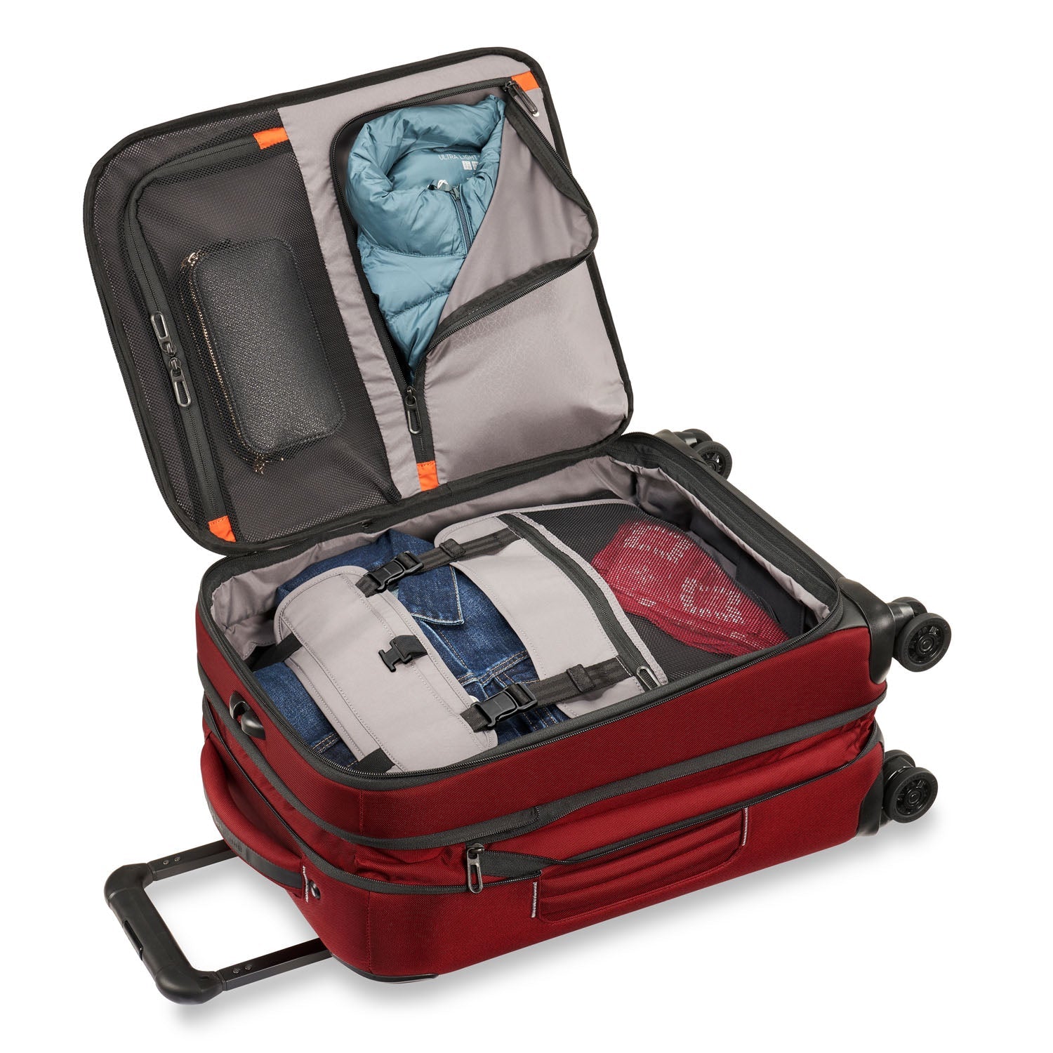International 21" Carry-on Expandable Spinner
